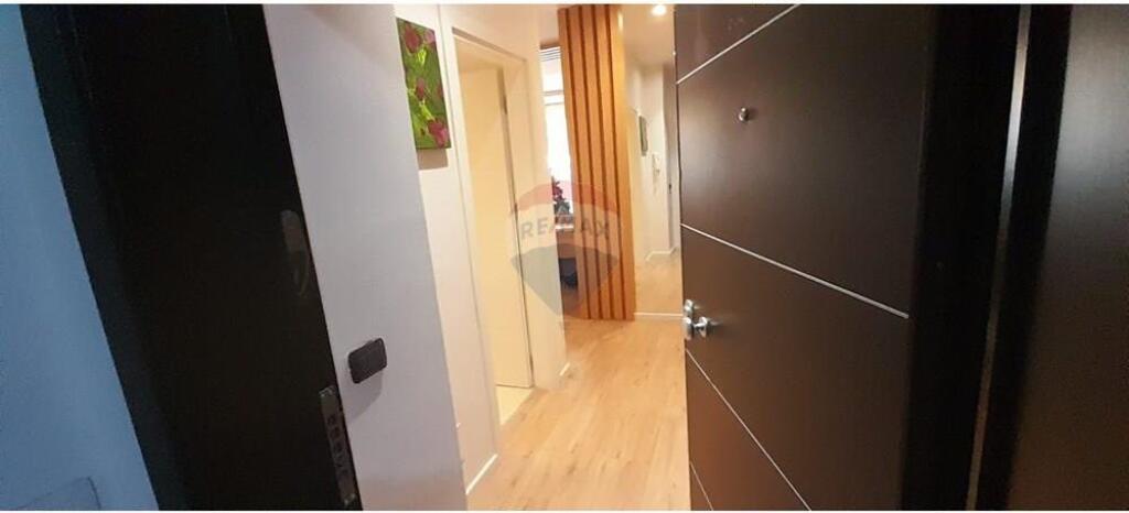 Shitet apartament 2+1 te Qyteti Studenti!