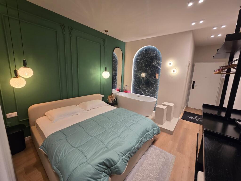 Shitet Apartament / Studio Ne Ali Dem