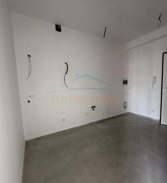 Shitet, Apartament Studio, Myslym Shyri,Tirana.