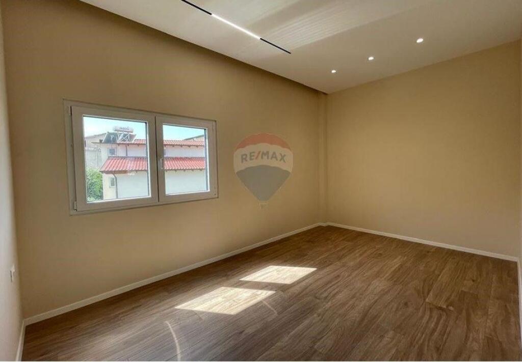 Apartamente 1+1 per shitje - prane Kompleksit Mangalem (530361001-939)