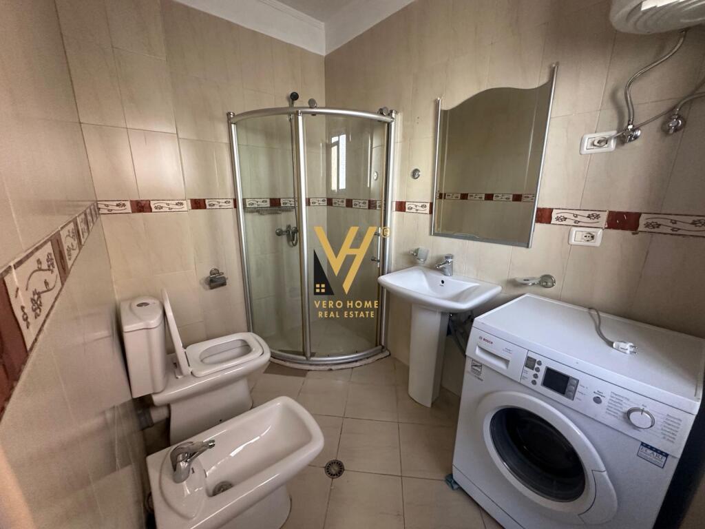 LOCALE COMMERCIALE DI 117 M2 IN AFFITTO A ASTIR 70.000 LEKE