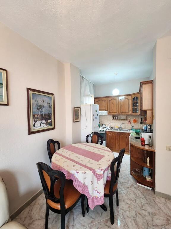 Apartament 3 dhoma gjumi, Brryli- Ali Demi