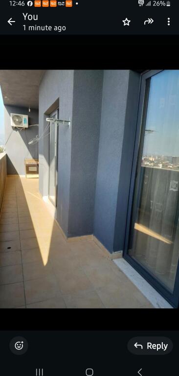 Apartament 2+1+2 banjo, Astir