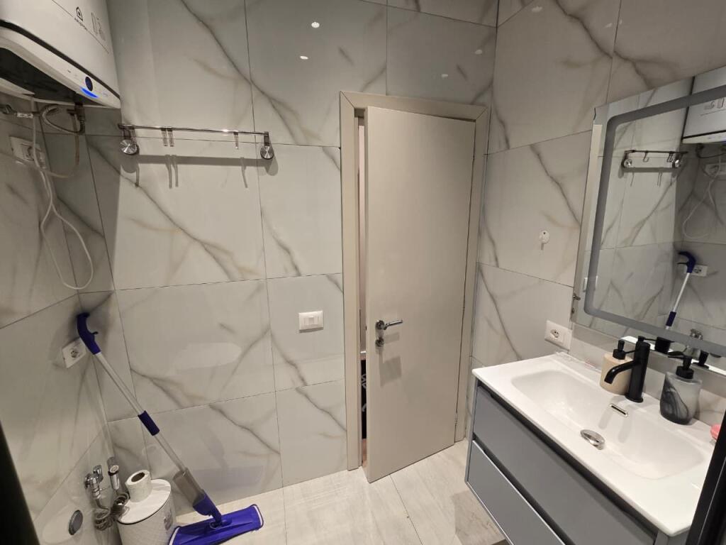 Shitet Apartament / Studio Ne Ali Dem