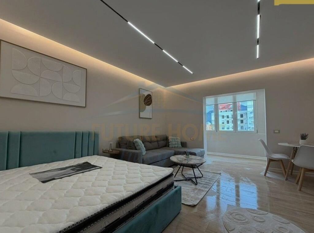 Shitet Garsoniere – Rruga e Barrikadave, Tiranë