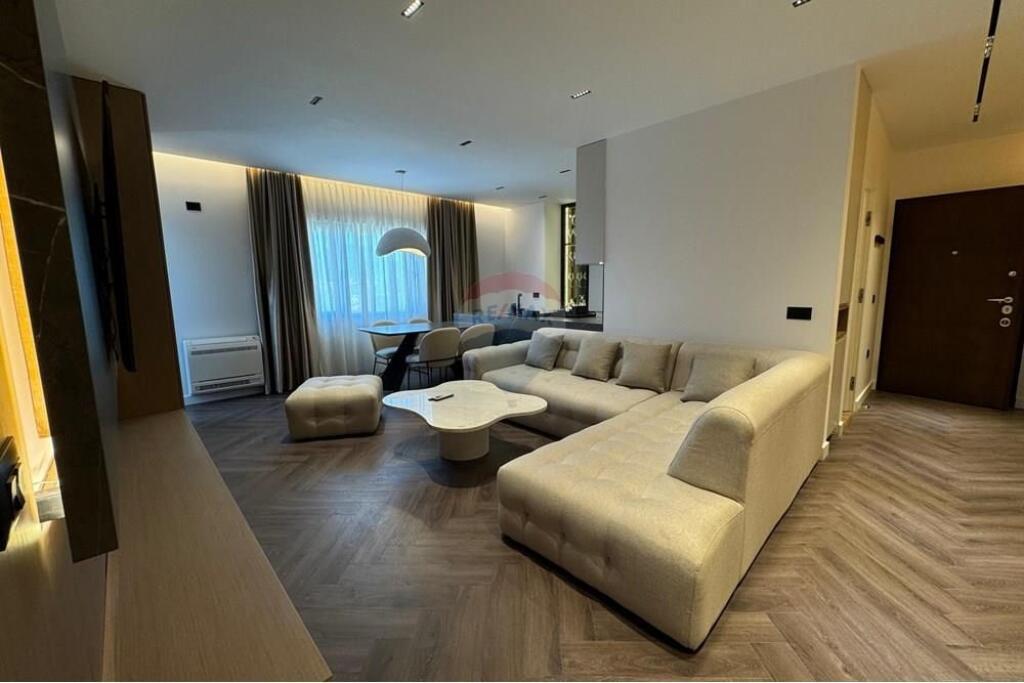 Apartament lukzos per shitje 2+1+2!