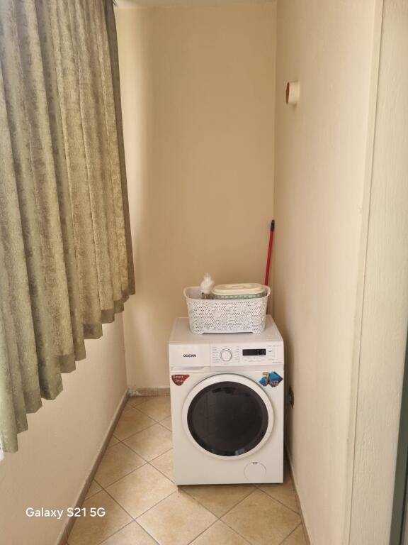 🏢A pochi minuti dalla Scuola di Balletto, Via Petro Nini Luarasi, si affitta appartamento 1+1 arredato, 60.000 Leke