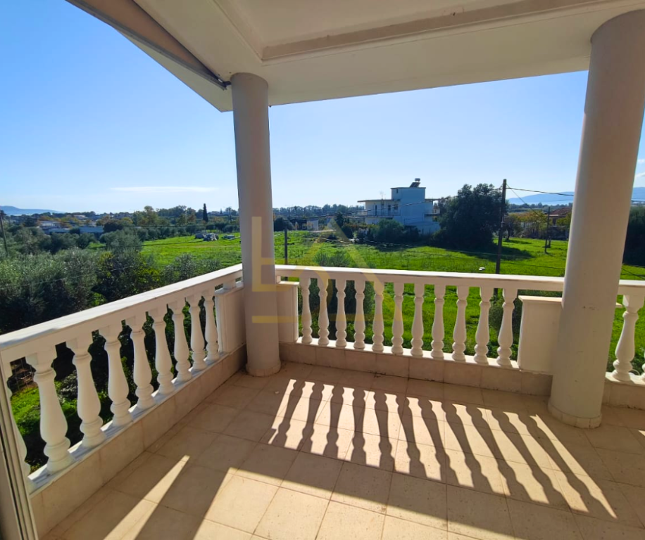 Shitet Vila– Akovitika, Kalamata, Greqi