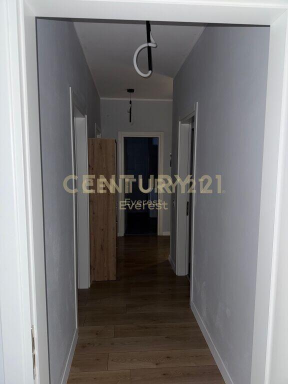 Oasis Residence – Apartament 2+1 me Post Parkimi për Qira