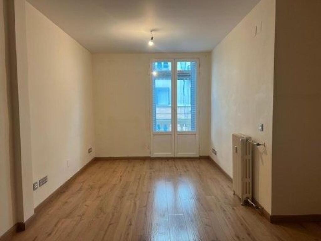 Vile 2- Kateshe Me Qera Tek Rruga e Elbasanit (ID BV22532) Tirane