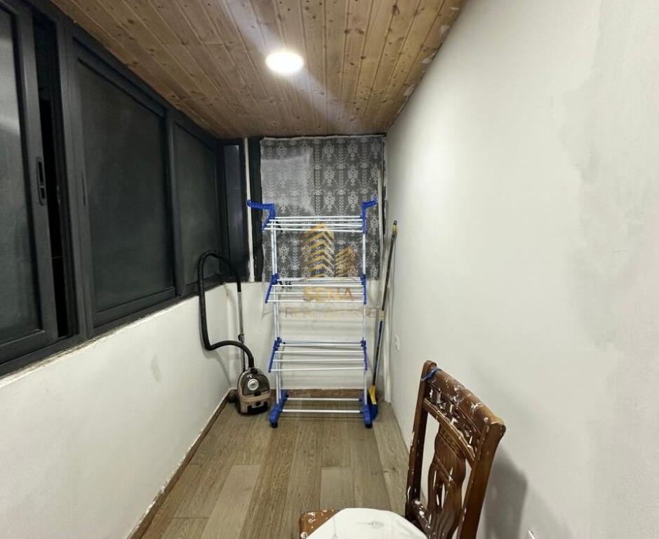 Qira, Apartament, 1+1, Ish Resotorant Durresi, 450 Euro/muaj- Per periudhe 6 Mujore