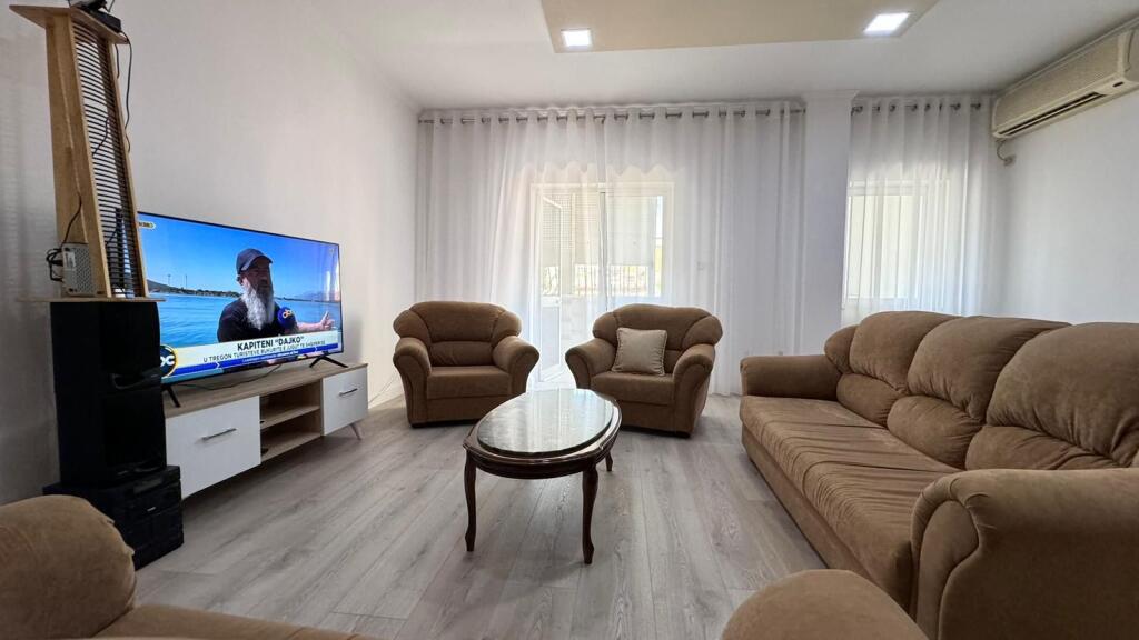 3+1 apartment for rent on Bardhyl Street!