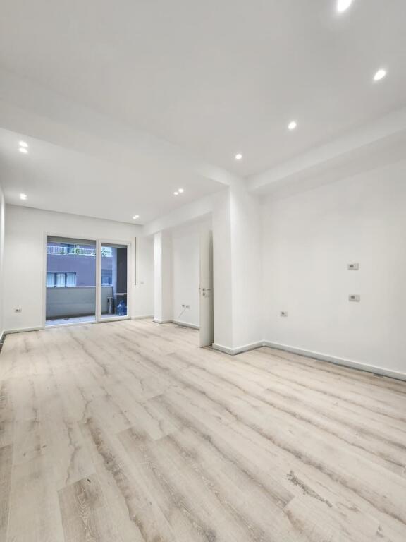 Office for Rent (completely new)🔥 Building 2024 Selvia/ Passing the Gold villa -- 105 m2 55,000 lekë/Month Net