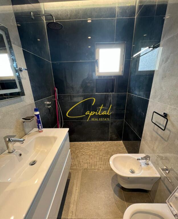 APARTAMENT ME QERA 2+1 ISH FUSHA AVIACIONIT 700 EURO