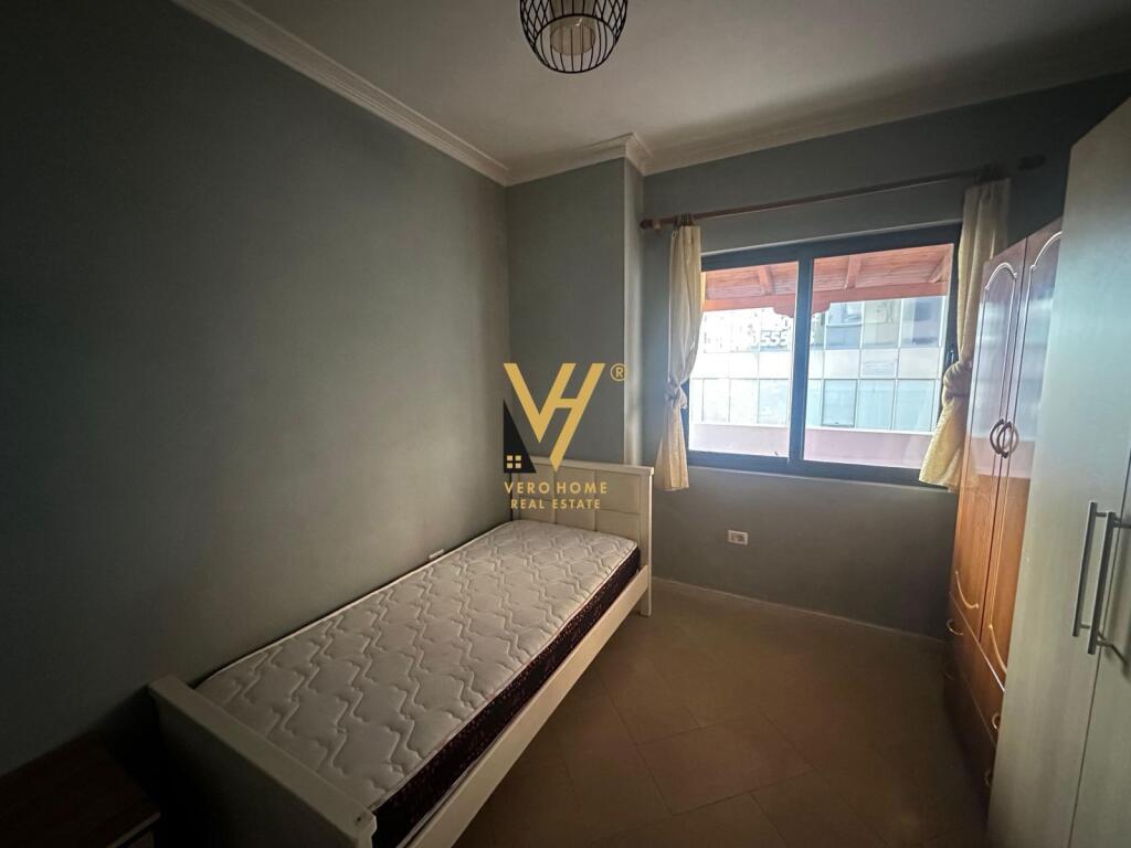 LOCALE COMMERCIALE DI 117 M2 IN AFFITTO A ASTIR 70.000 LEKE