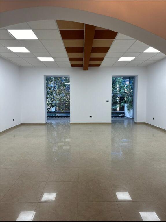 UFFICIO IN AFFITTO 100 M2 BLOCCO 1.000 EURO