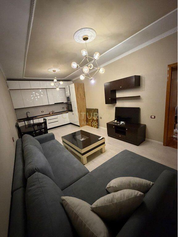 PIANO VILLA IN AFFITTO A VASIL SHANTO 700 € /Mese Sup. Totale 103m2