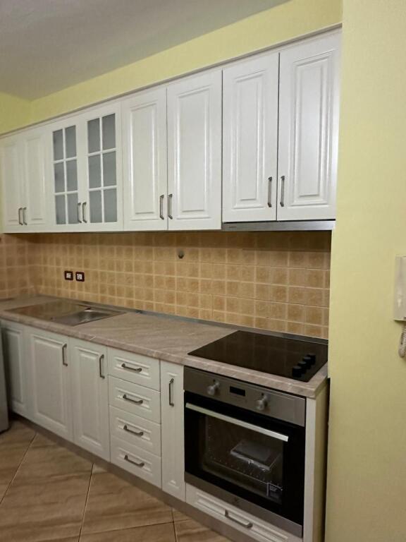 APARTAMENT ME QIRA DURRËS Plazh  FILLON NGA 300EURO