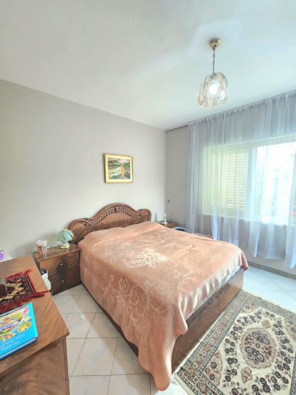 Apartament 3 dhoma gjumi, Brryli- Ali Demi