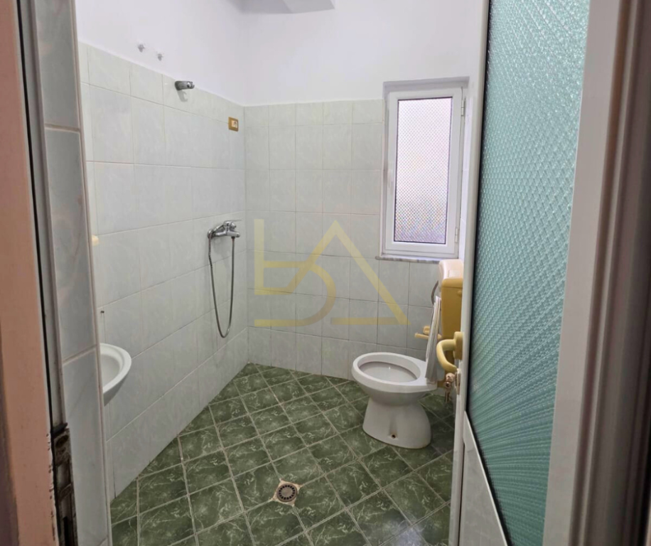 Jepet me Qira – Vilë 3-Katëshe, Iliria, Durrës