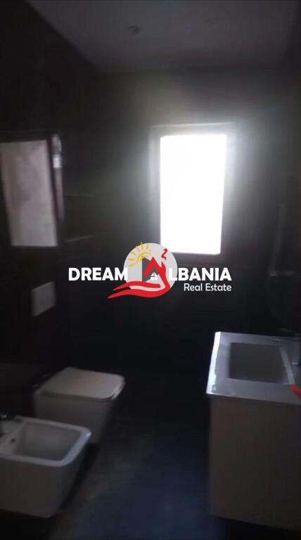 Ambjent zyrash me qera tek Kompleksi Aura ne rrugen Dritan Hoxha, Tirane ID (42611395)