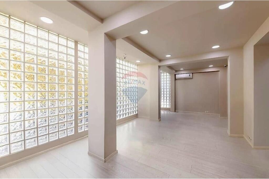 Ufficio in affitto presso i palazzi Shallvare!