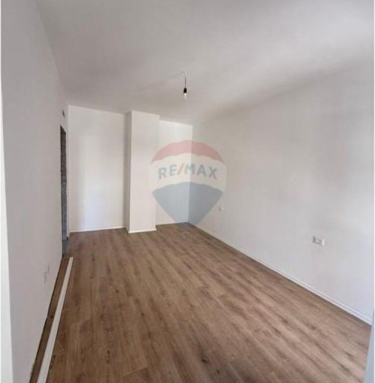 Apartament - Për Shitje - Rruga Dritan Hoxha, Tiranë (530491003-402)