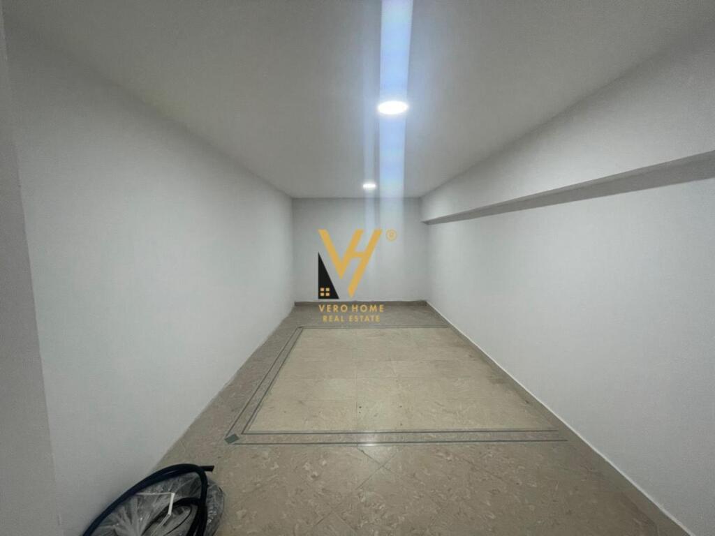 BUSINESS PREMISES 160 M2 FOR RENT AT PAZARI I RI 1,850 EURO