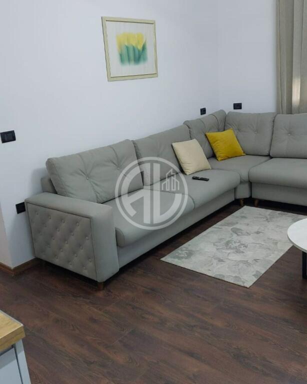 Apartament me Qira