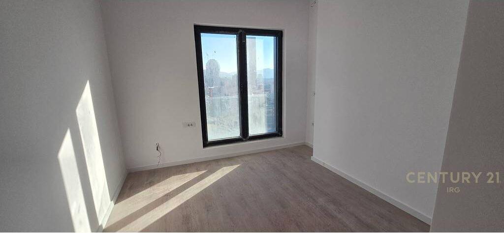 APPARTAMENTO PER UFFICI 2+1+2 IN VIA BARRIKADAVE! 1.300 € /Mese Sup. Totale 107m2
