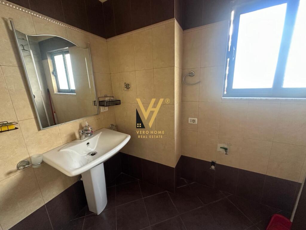 LOCALE COMMERCIALE DI 117 M2 IN AFFITTO A ASTIR 70.000 LEKE