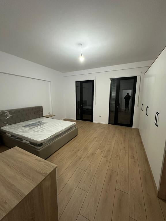 APARTAMENT ME QERA 2+1+post parkimi