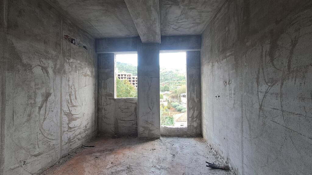 Apartament 1+1 - Liqeni I Thatë