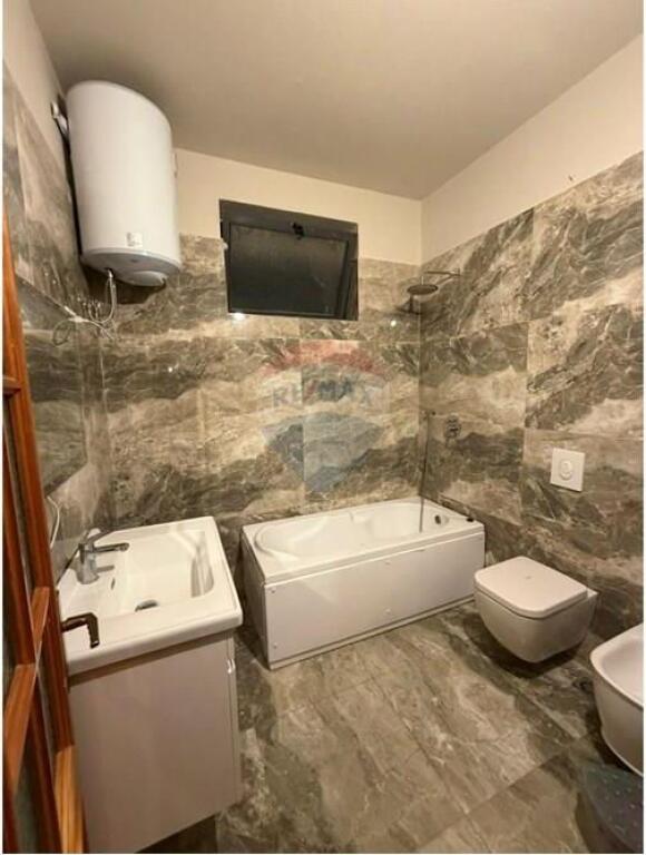 Apartament - Për Qira - Rruga Muhamet Gjollesha, 21 Dhjetori, Tiranë