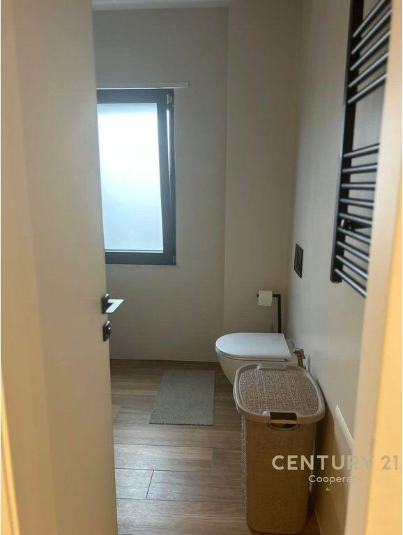 SHESIM APARTAMENT LUKSOZ 2+1 PRANE FAKULTETIT EKONOMIK 288,000 € Sip. Totale  103m2