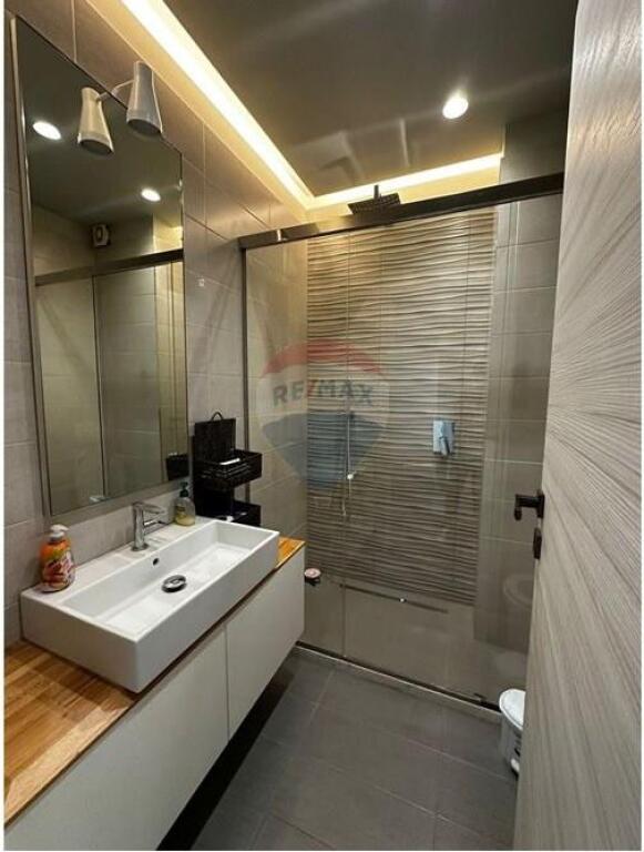 VILE LUKSOZE PER QIRA, WHITE HOUSE RESIDENCE