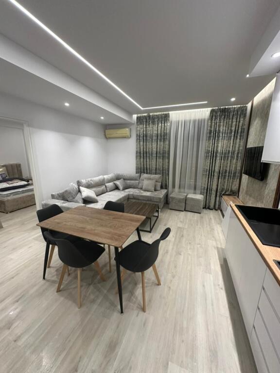 Apartament 1+1 per qira tek Zogu i Zi.