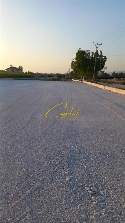 TOKE ME QERA 3000 M2 MEZEZ 100.000 LEKE