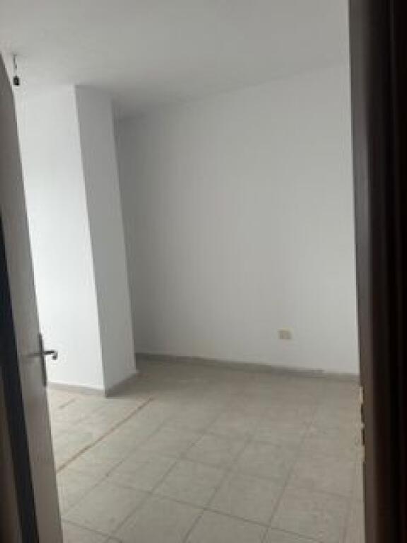 Apartment 2+1 for residence or business in 5 Maj