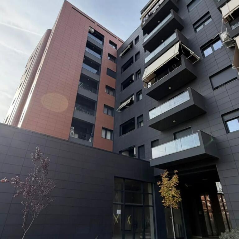 Shitet Apartament 2+1+2 tek Oazis Residence