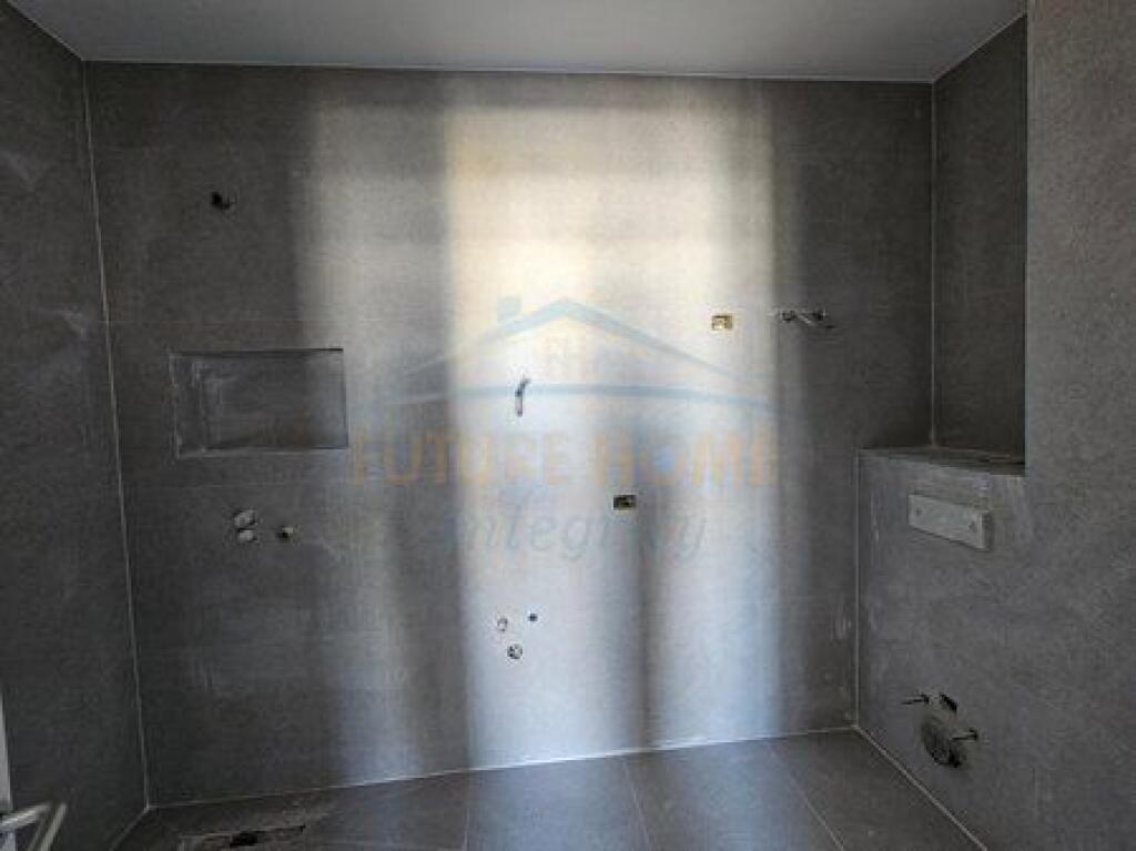 In vendita, Appartamento 2+1+2, Complesso Univers City, Tirana.