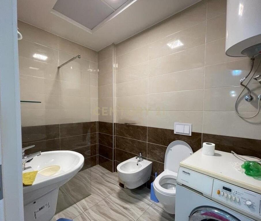 OFROJME PER QIRA APARTAMENT 2+1+2 NE FIORI DI BOSKO