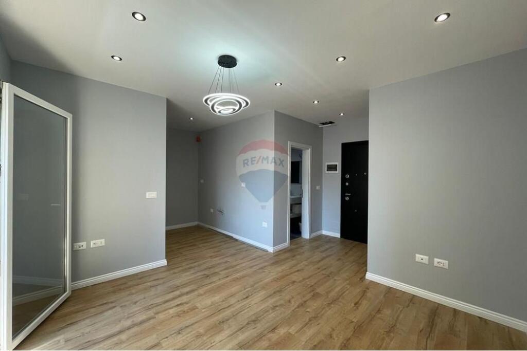 Apartament 1+1 per shitje te 5 Maji!