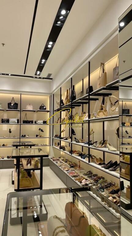 SHOP FOR RENT 40 M2 FORMER ELECTRIC MARKET 70,000 LEKE