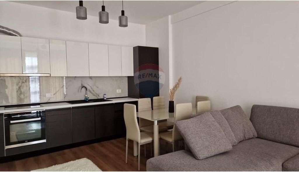 Jepet me Qira Apartament 1+1 te Farmacia 10