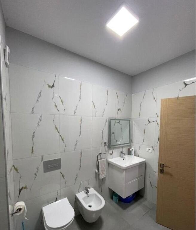 Apartament me qira 1+1 tek tregu elektrik