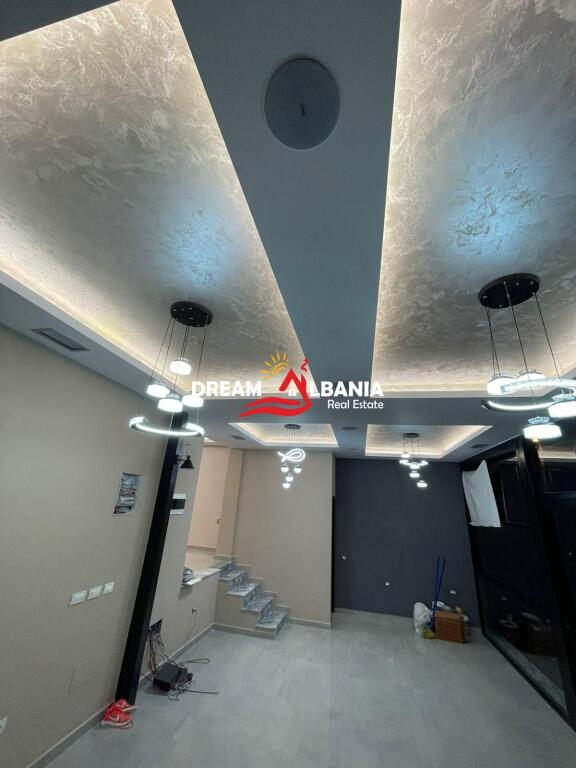 Negozio in vendita nella zona di Ali Demi, via Idriz Dollaku (ID 4171329)
