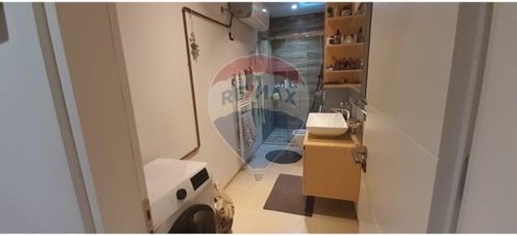 Apartament - Për Shitje - Qyteti Studenti, Rruga e Elbasanit, Tiranë