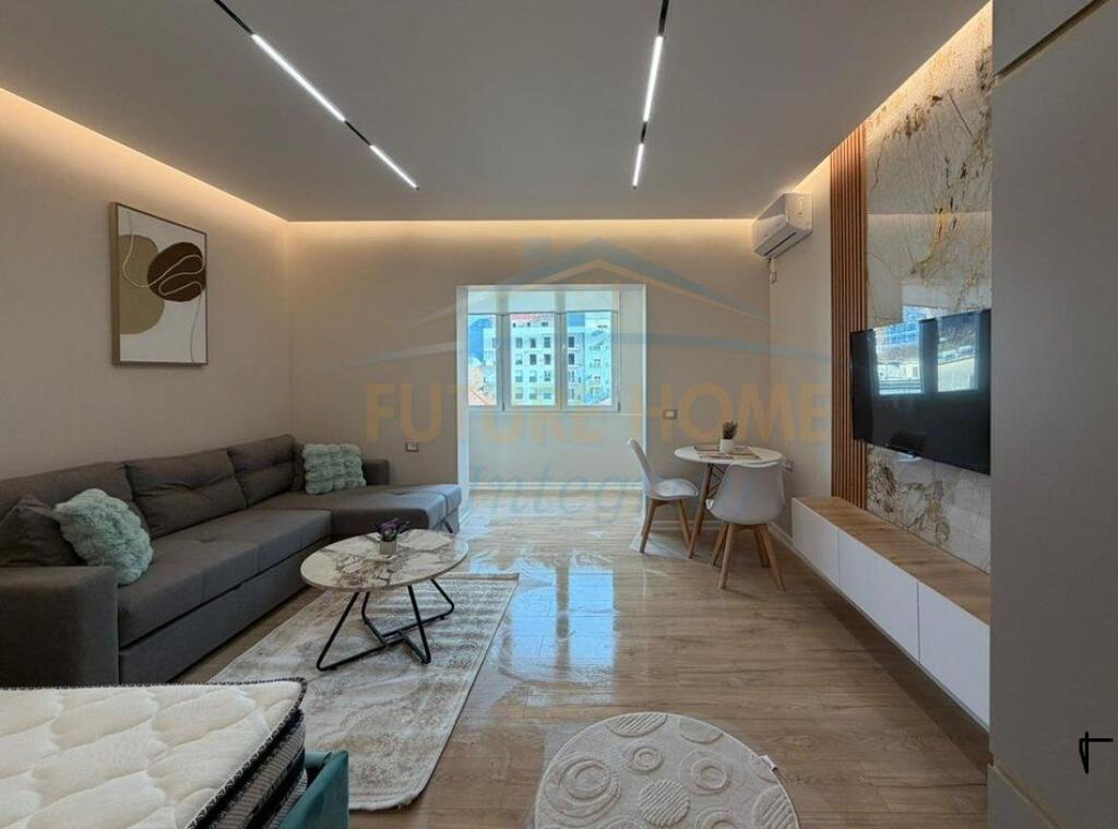 SHITET GARSONIERE RRUGA E BARRIKADAVE ,QENDER