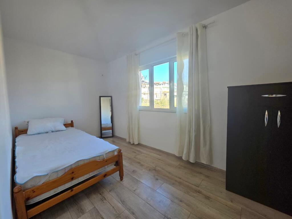 Me Qira: Apartament 2+1 (+ Super Verande &amp; 1 Post Parkimi ✨️) Rrethrrotullimi Shkoze📍 (3 min nga rrethi🔥)  500€/muaj